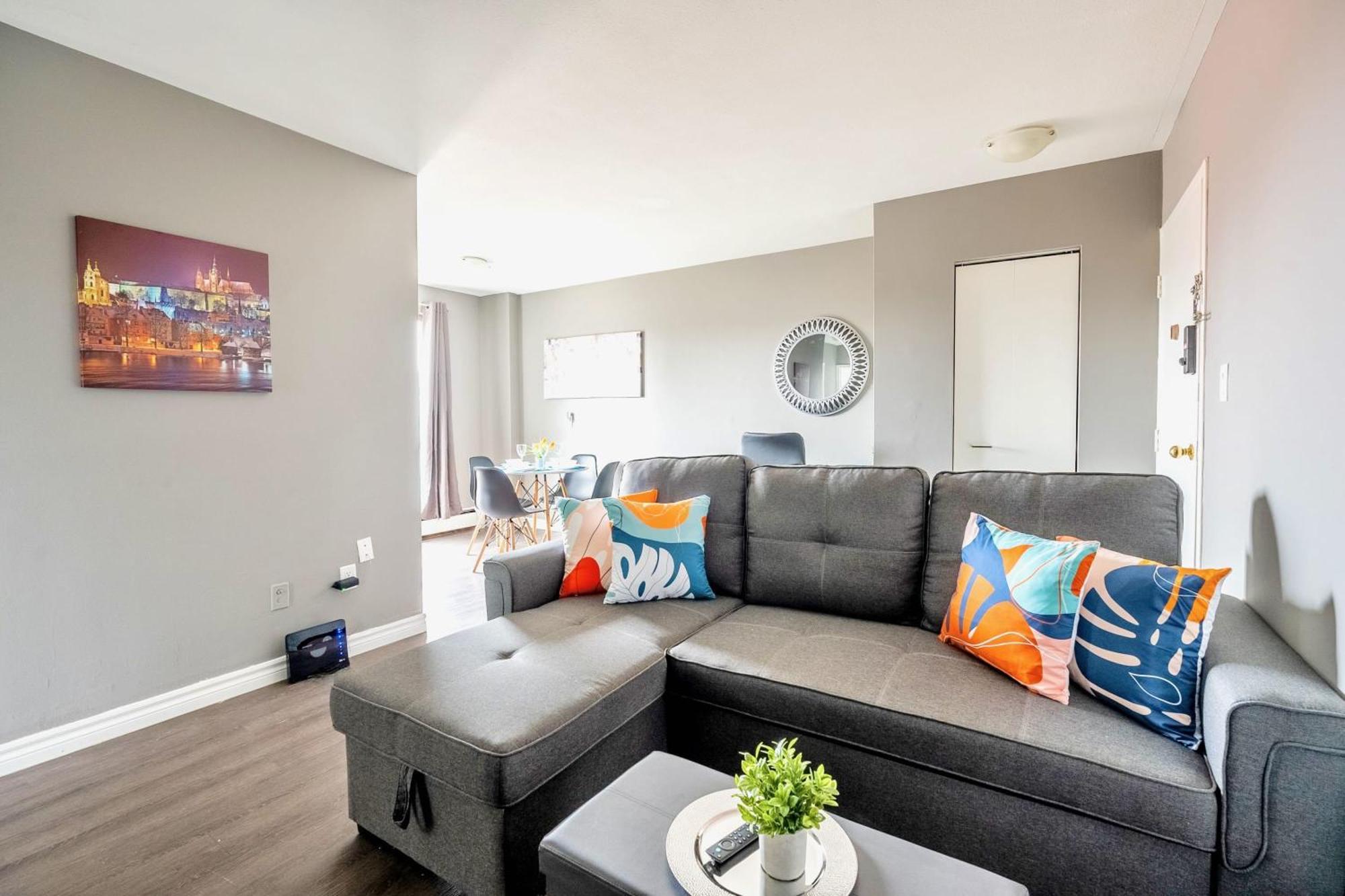 Appartamento Newly Renovated 2Br Unit In Glenview West Hamilton Esterno foto