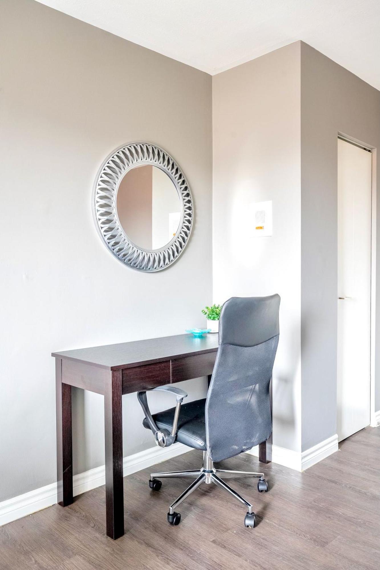 Appartamento Newly Renovated 2Br Unit In Glenview West Hamilton Esterno foto