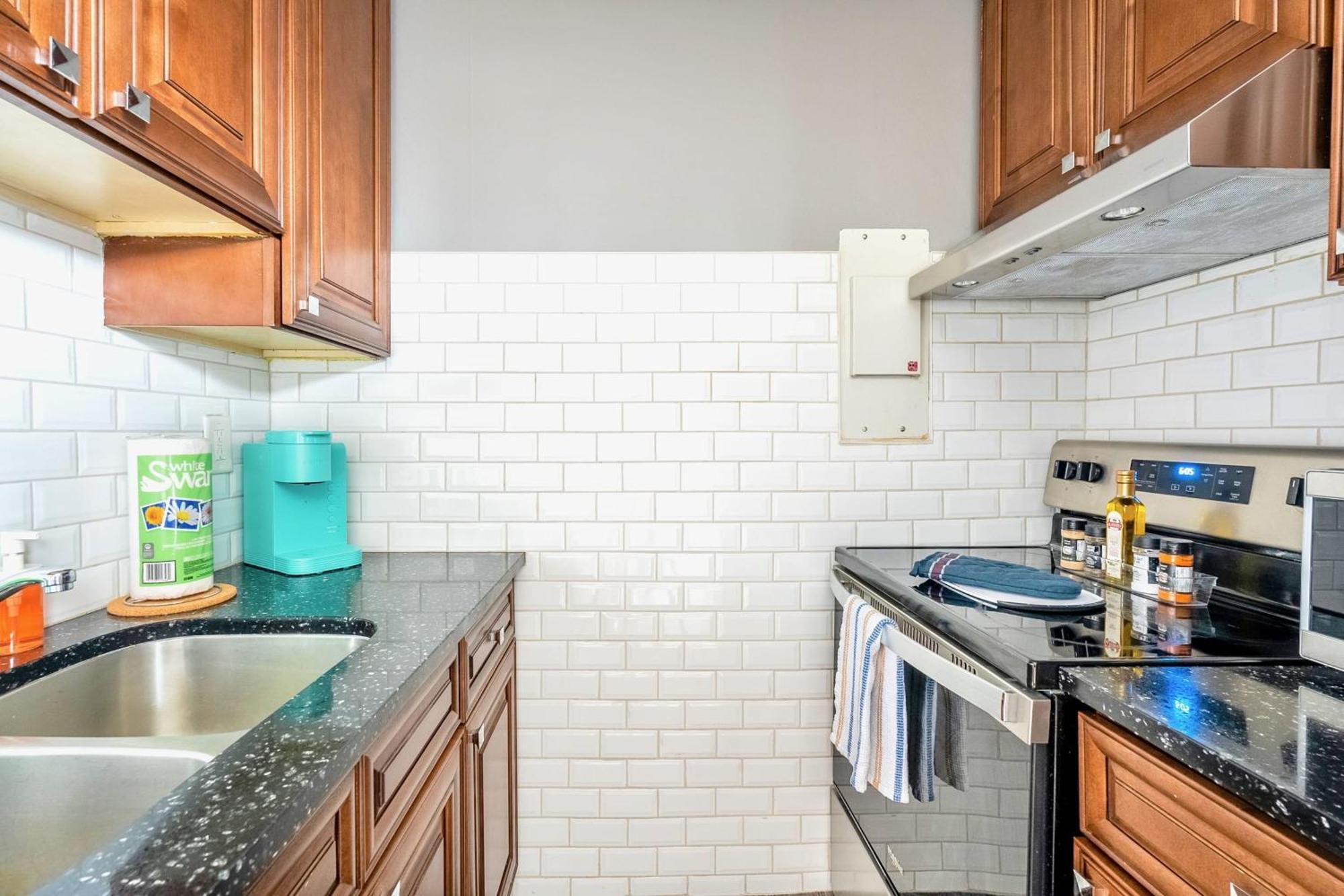 Appartamento Newly Renovated 2Br Unit In Glenview West Hamilton Esterno foto