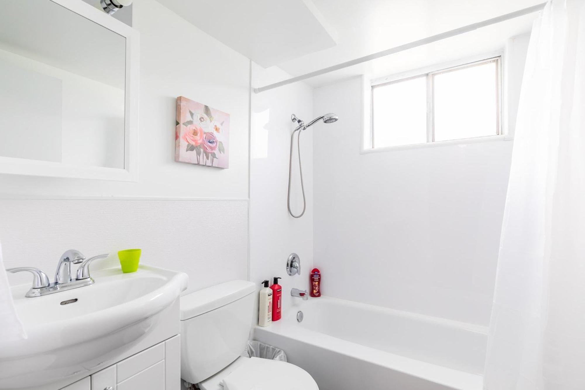 Appartamento Newly Renovated 2Br Unit In Glenview West Hamilton Esterno foto